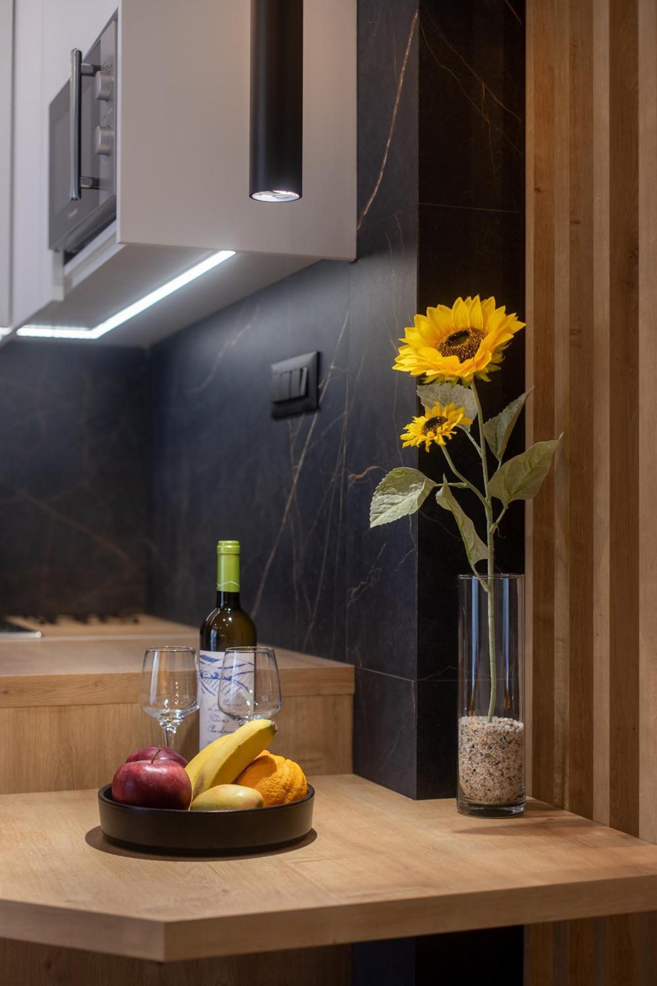 Sunflower Smartliving Suites Heraklion  Екстер'єр фото